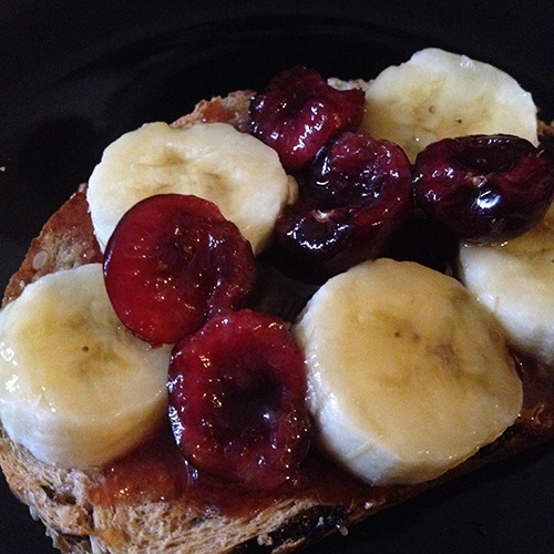 On Toast: Fruit mix